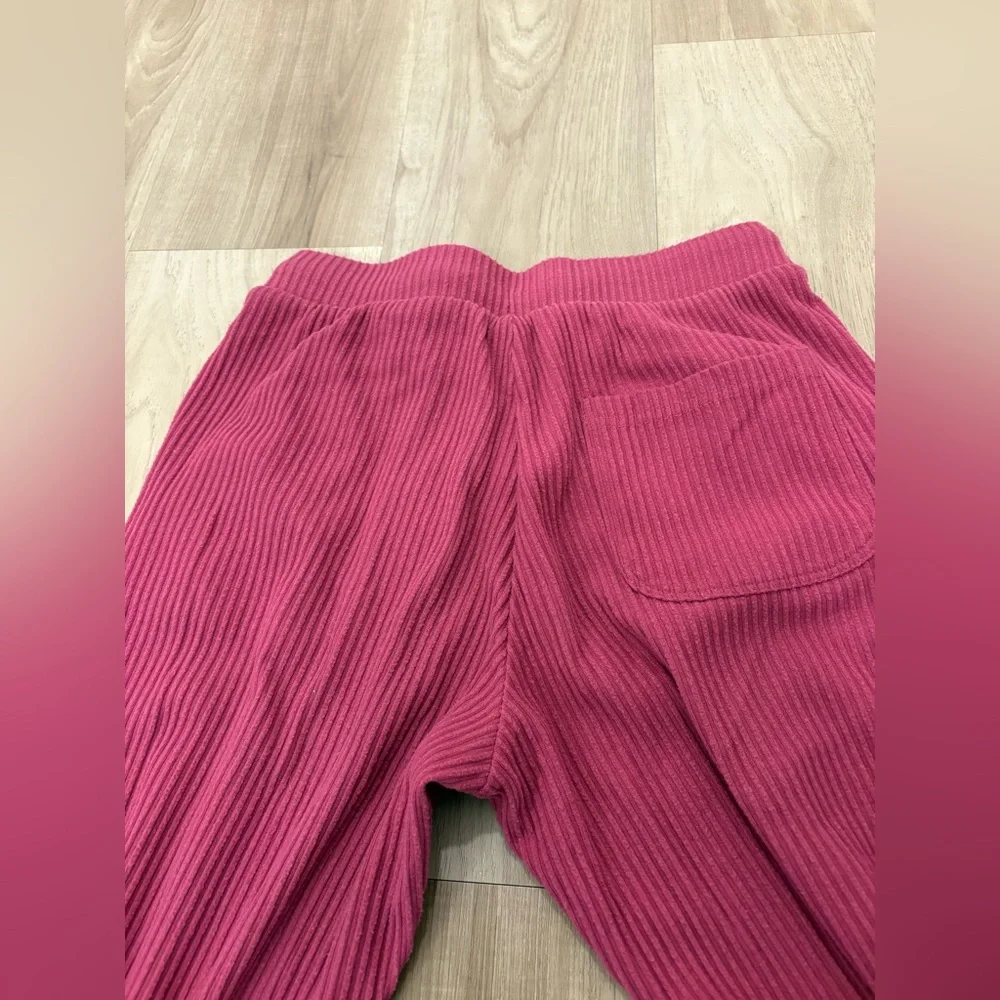 Alo Yoga Muse Sweatpant *Read* - Picture 8 of 13